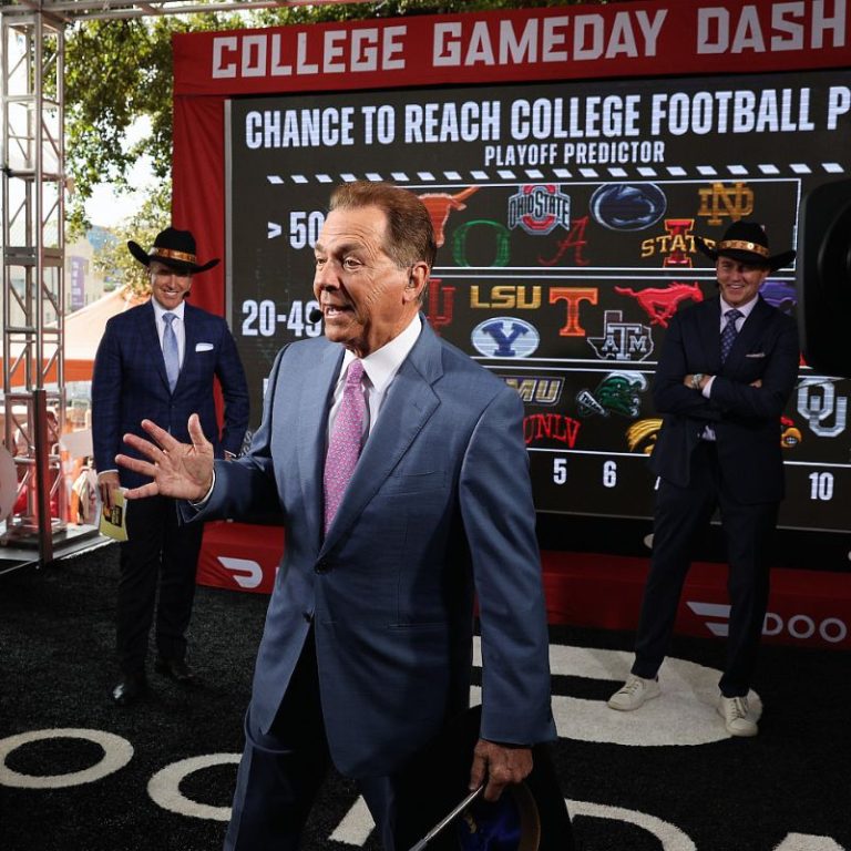 CFB Experts Predict Shocking Upsets