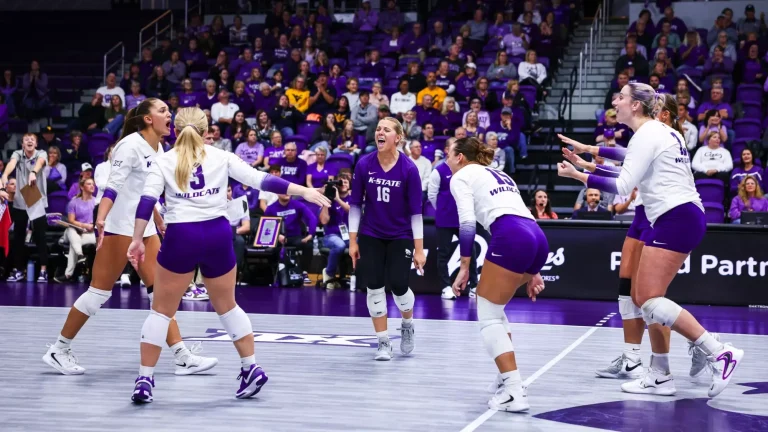 NCAA Volleyball: Wildcats Defeat WVU in 5 NCAA Volleyball: Wildcats Defeat WVU in 5